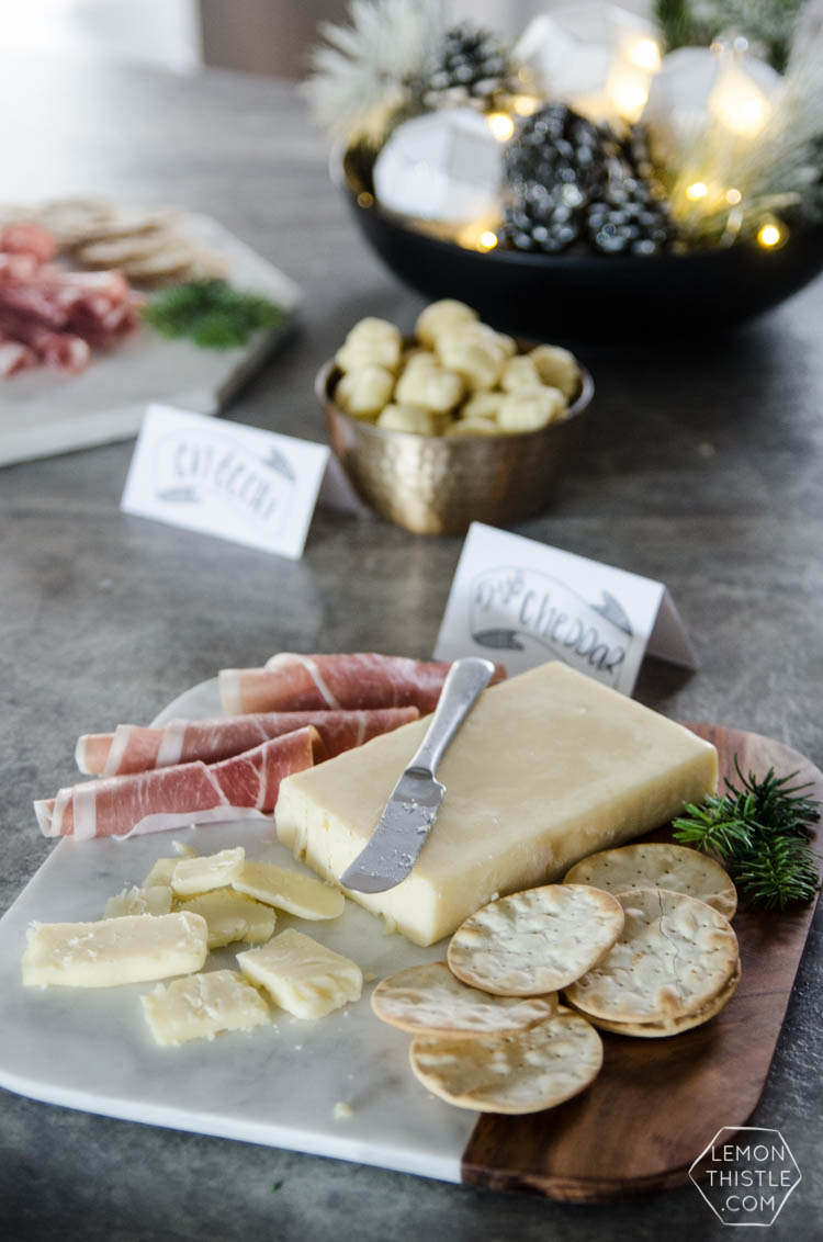 Holiday Open House- Modern Handlettered Free Printable Invitations and tent cards- perfect for a casual Christmas party!