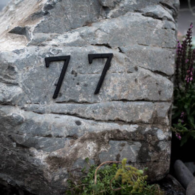 DIY Modern Address Rock for Curb Appeal / How to drill into rock