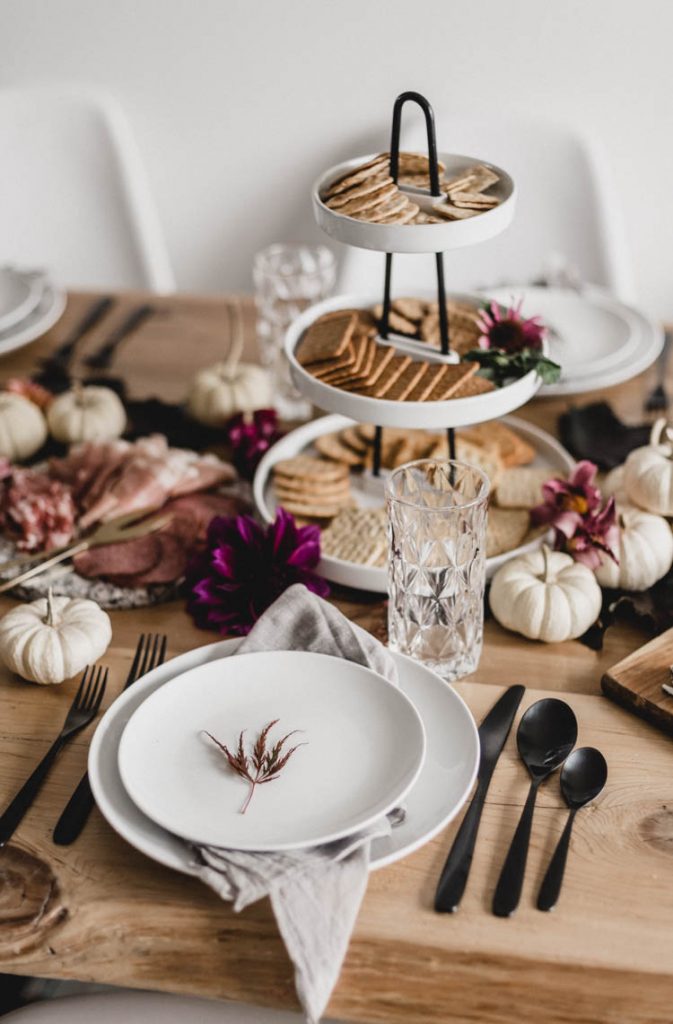 Modern Autumn Tablescape