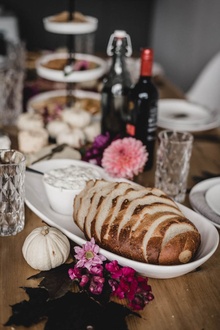 Modern Autumn Tablescape
