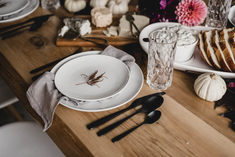 Modern Autumn Tablescape