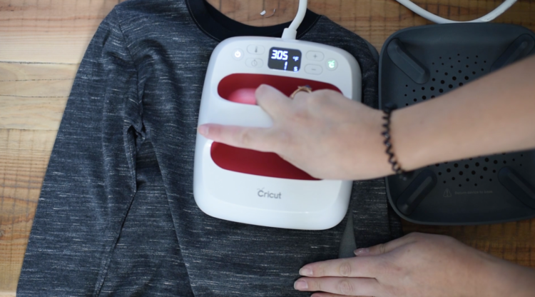 Using Iron on Lite with Cricut EasyPress 2
