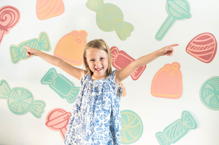 Candies! DIY Party Backdrop
