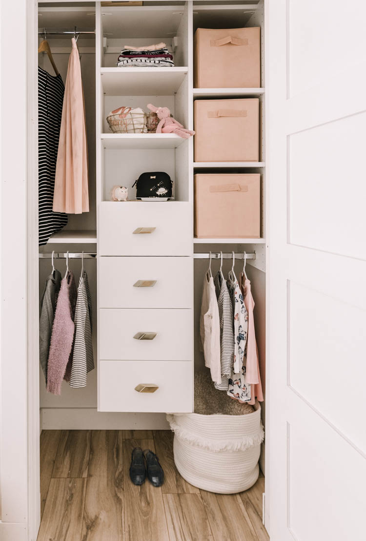 Such a pretty girls closet! PLUS all about Designing kids closets that grow with them