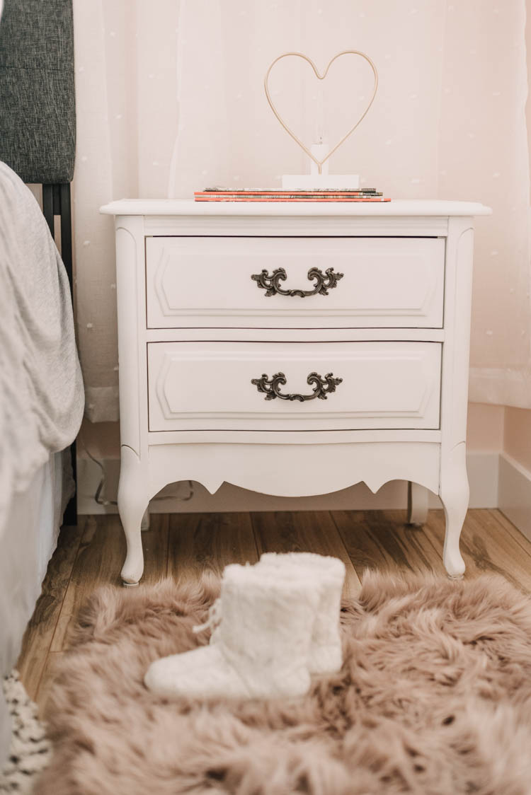 Love these vintage nightstands and that modern lamp! Perfect for a little girl