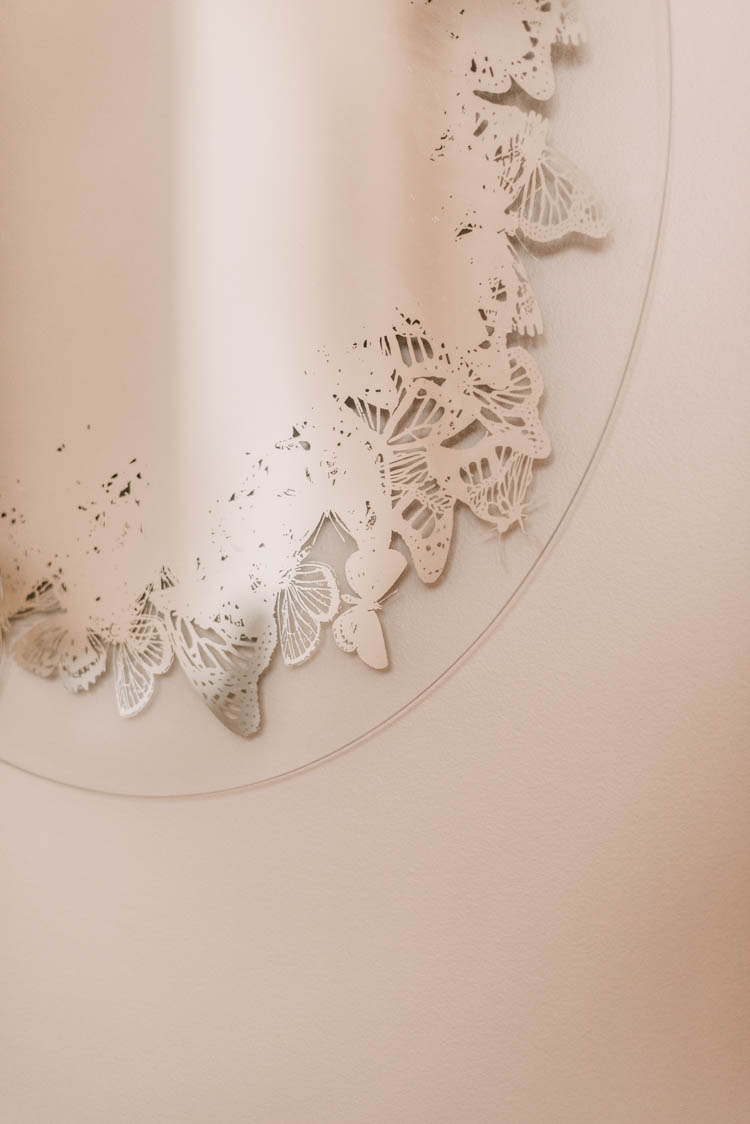 What a cute mirror!