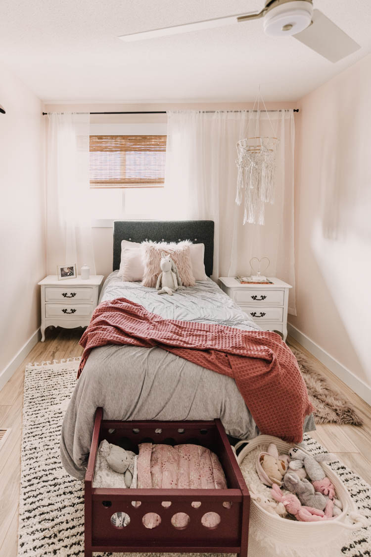 modern cozy little girl's room makeover
