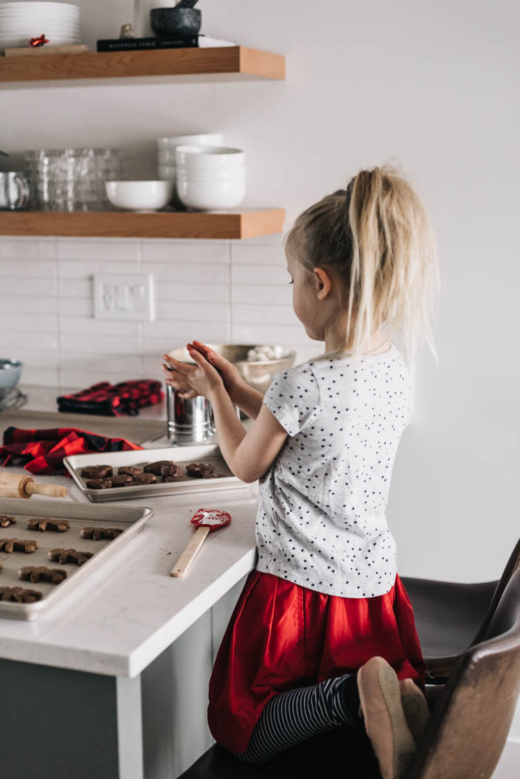 Holiday Baking with Kids- my tips to make it less stressful!