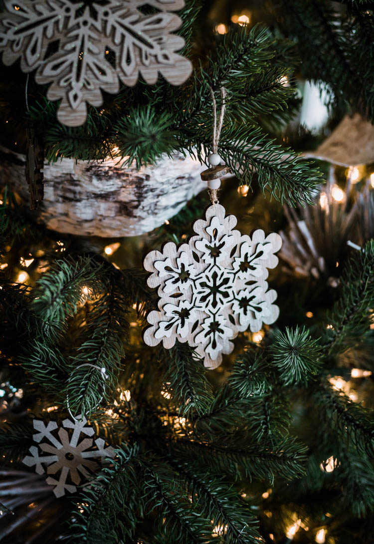 Love these natural wood and silver onaments!