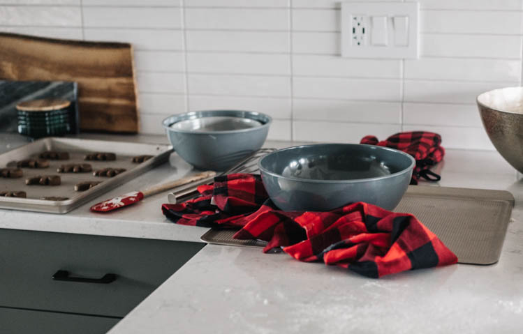 Holiday Baking with Kids- my tips to make it less stressful!