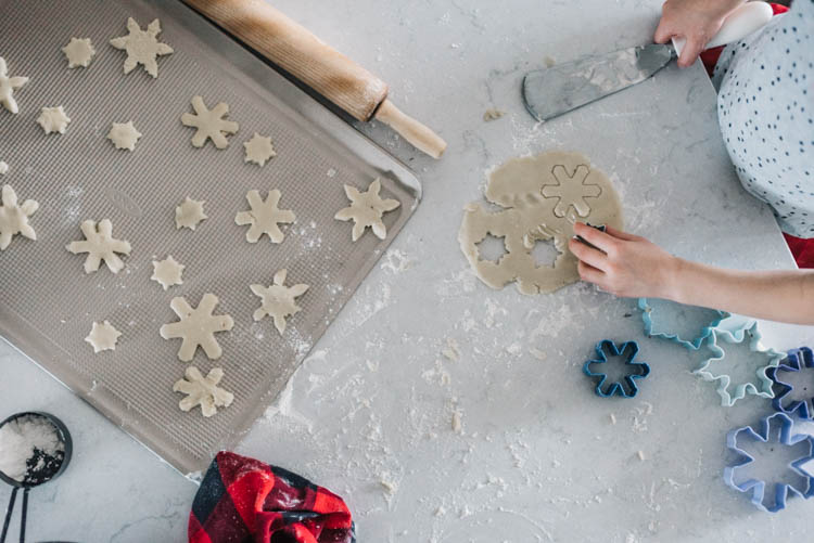 Holiday Baking with Kids- my tips to make it less stressful!