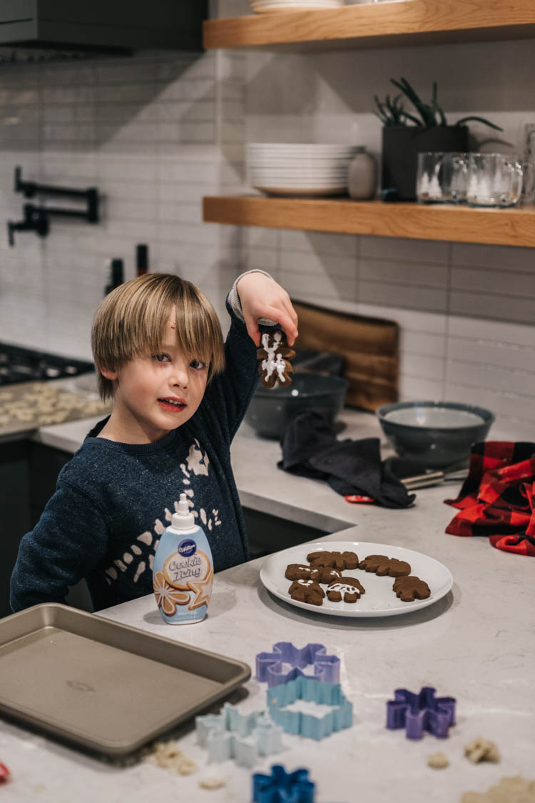 Holiday Baking with Kids- my tips to make it less stressful!