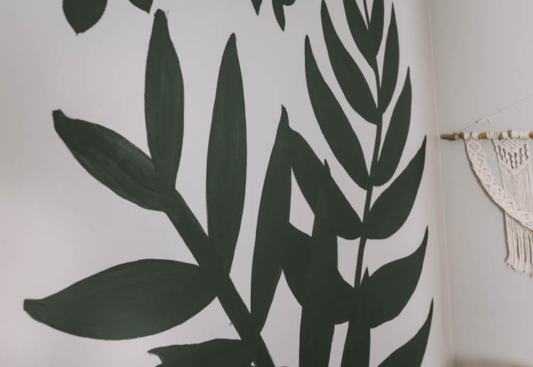 Sweet DIY leaves mural for a reading nook- love the boho vibes! Timelapse of mural in post. 