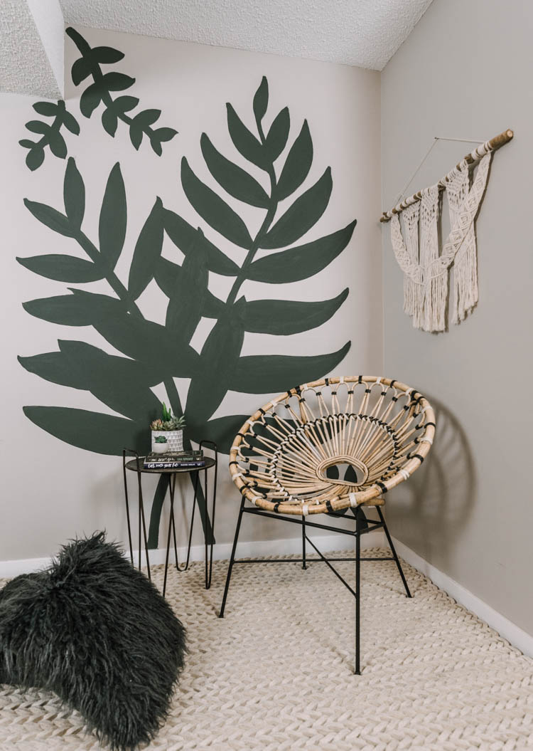Sweet DIY leaves mural for a reading nook- love the boho vibes! Timelapse of mural in post. 