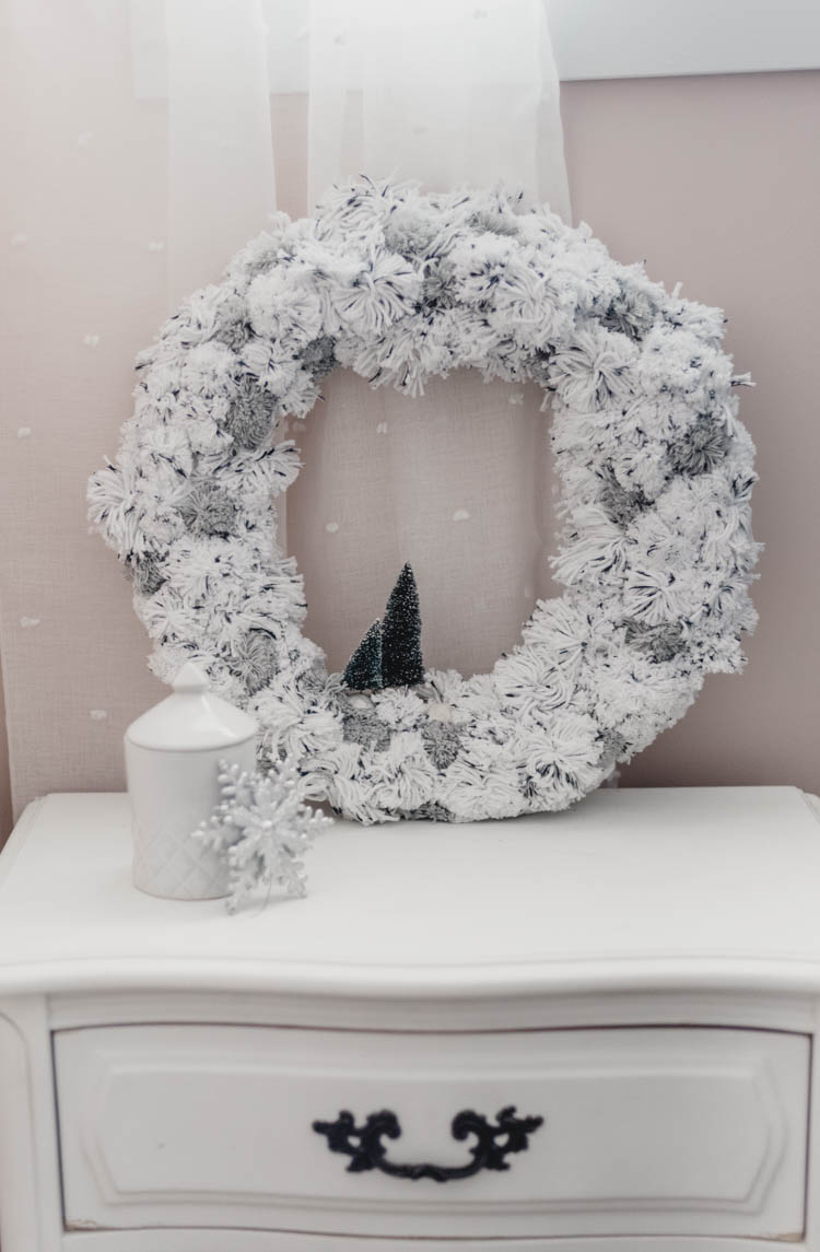 Pom Pom Wreath for a little girls bedroom