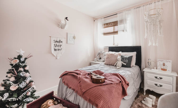 Girls bedroom christmas room tour