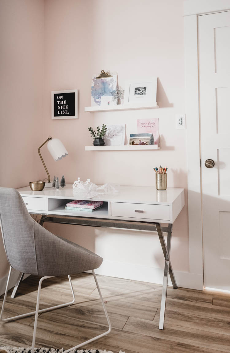 Cute desk set up for a little girl! All decked for the holidays