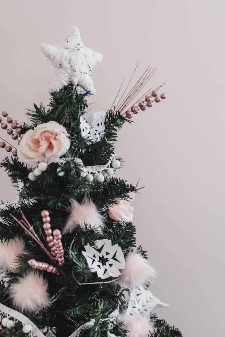 Girly Christmas tree with pink and white decorations!