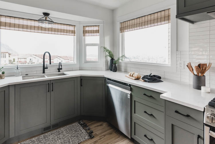 Kitchen in a bay window- the perfect combination of natural textures with modern finishes!