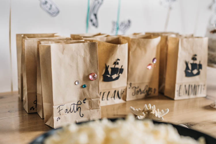 decorate paper lunch bags for party loot bags