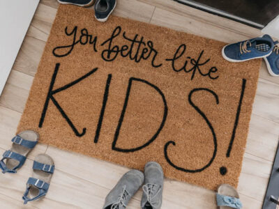 DIY Personalized Door Mat- great video tutorial on how to letter on coir mats!