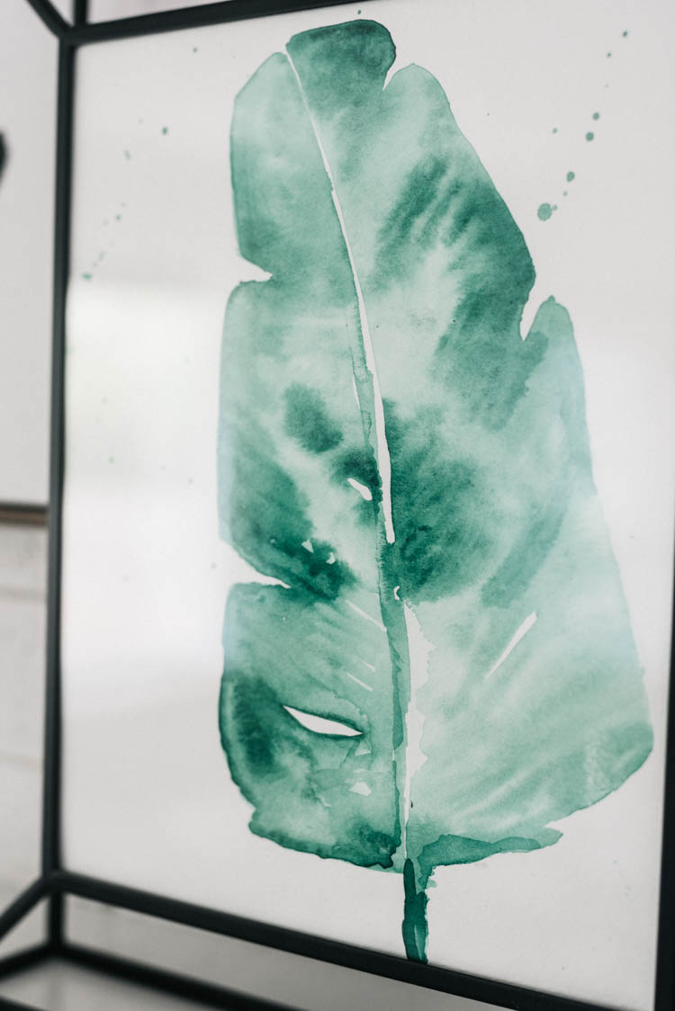 Simple Watercolor leaves tutorial- love how modern and easy this art is!