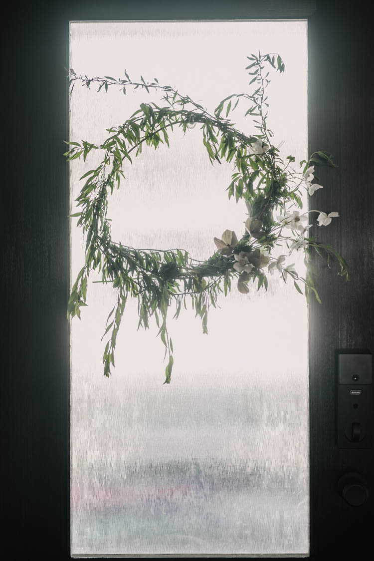 DIY Summer wreath made from garden clippings