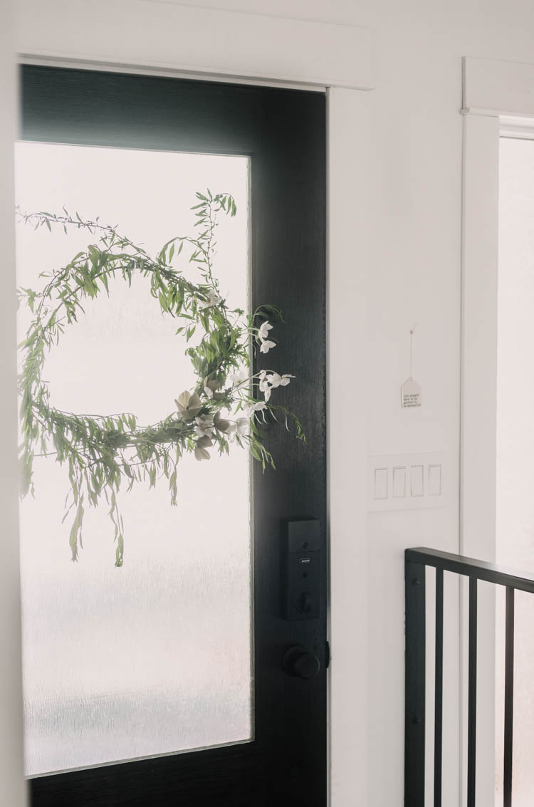 DIY Garden Wreath - perfect summer wreath for a party or occasion