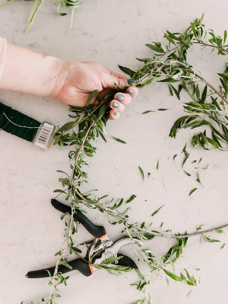 How to make a wreath out of vines