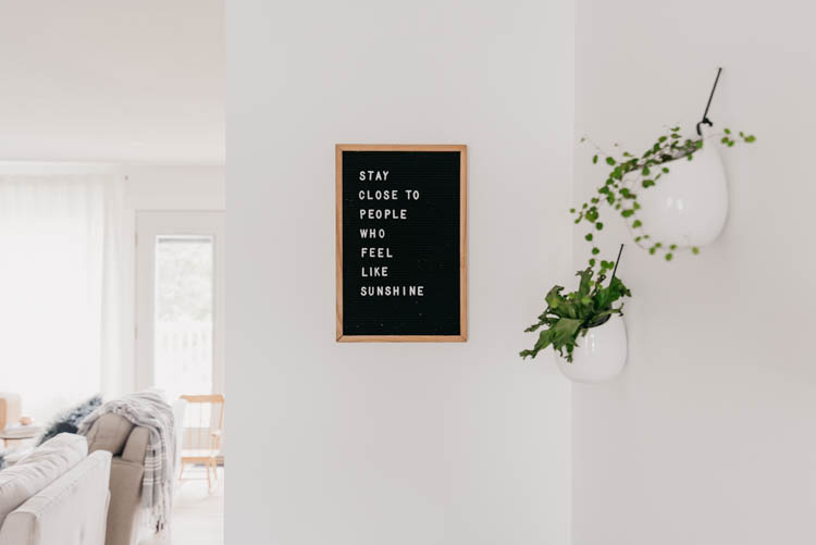 stay close to people who feel like sunshine