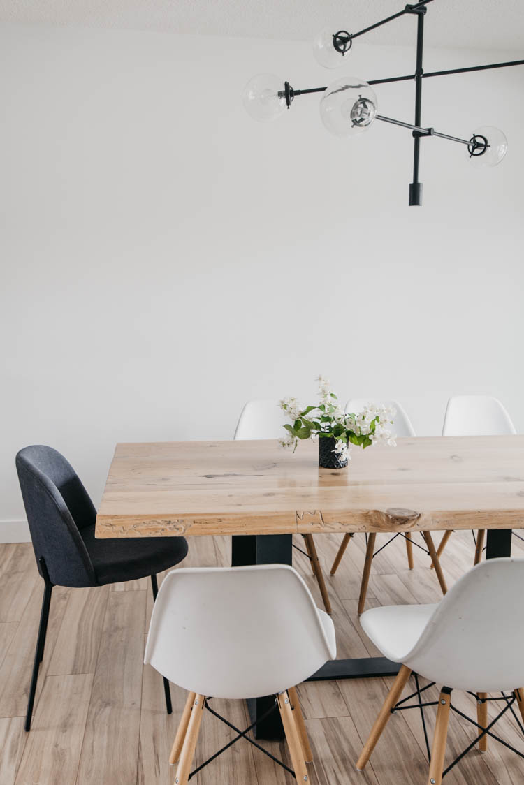 Modern and minimalistic dining room decor