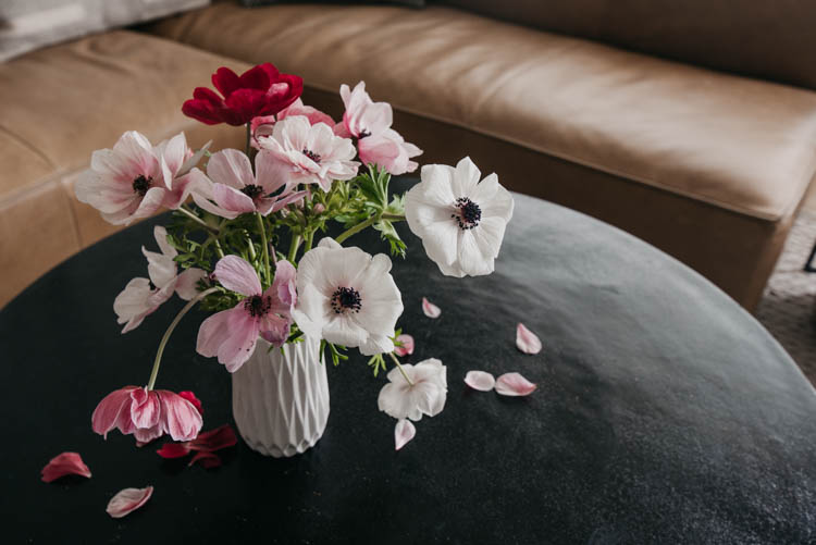 Anemones for home decor... love these pretty flowers!