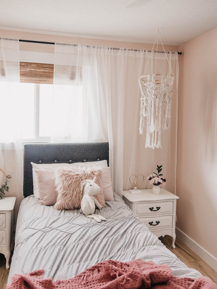 Little girls bedroom with touches of summer decor