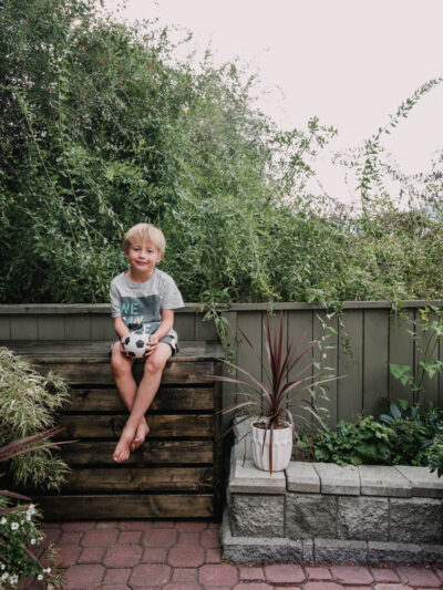 Modern DIY Outdoor Toy Storage Chest - Free plans and DIY tutorial