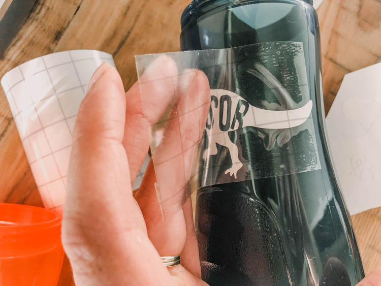 How to use the hinge method for vinyl on curved surfaces