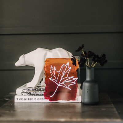 DIY acrylic sign made from a free SVG file of that line art maple leaf!