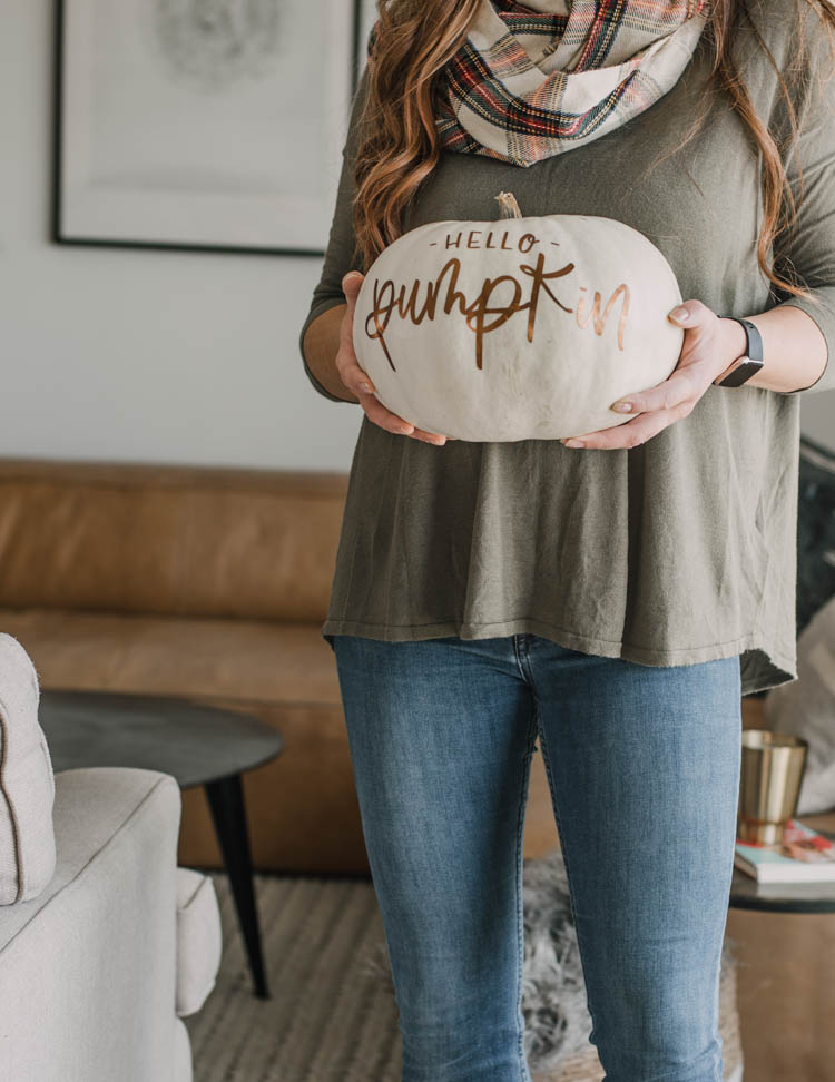 Matte metallic pumpkins! Love the hand lettered 'hello pumpkin' design on this one! Plus free cut file