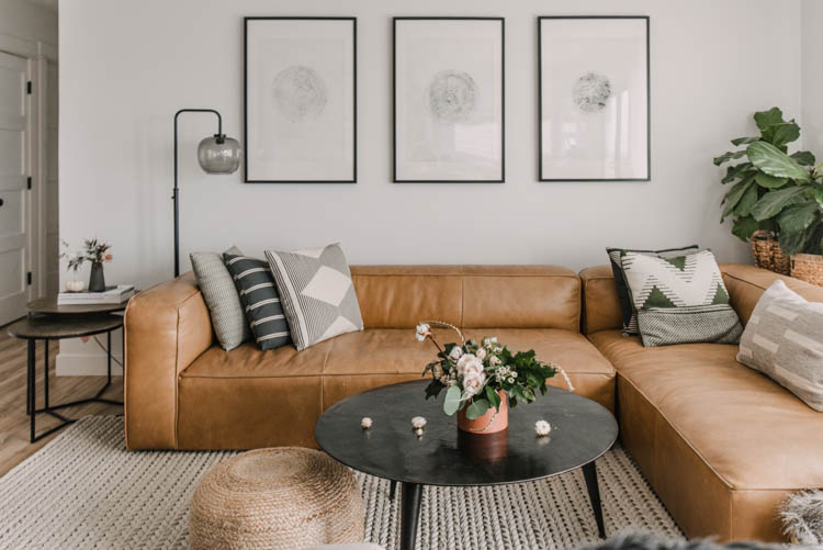 Simple touches for fall decor in this autumn home tour