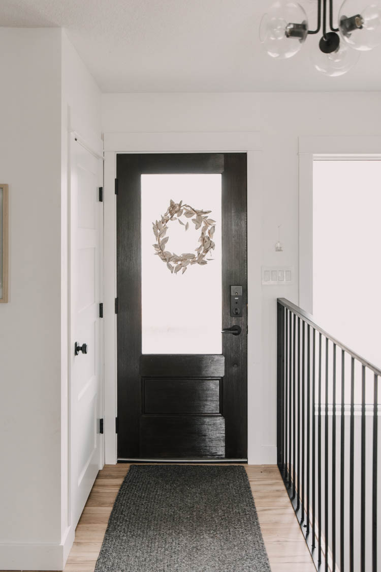 Modern fall wreath... so simple, it could be up all year long!