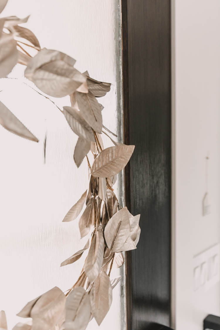 Modern fall wreath... so simple, it could be up all year long!
