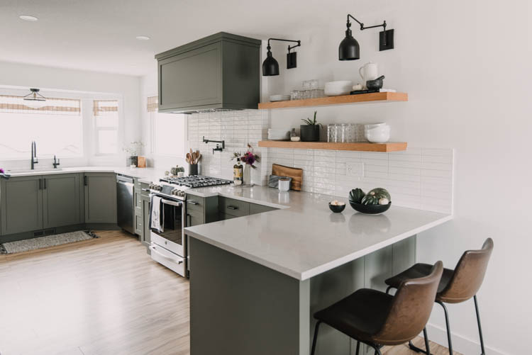 Natural autumn decor for a modern home tour