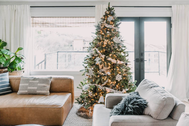 Frosted Whites Christmas Tree with Natural Touches