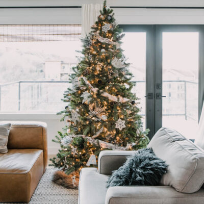 Frosted Whites Christmas Tree with Natural Touches