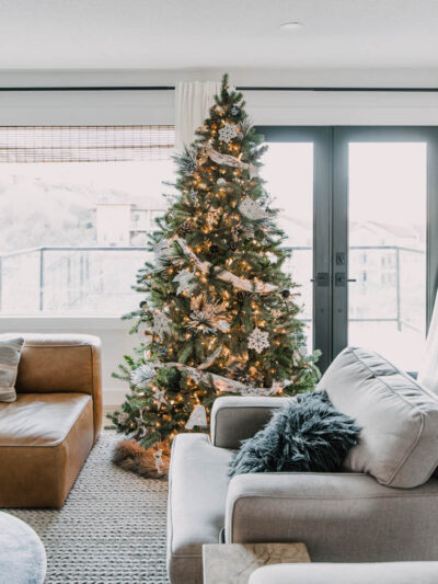 Frosted Whites Christmas Tree with Natural Touches