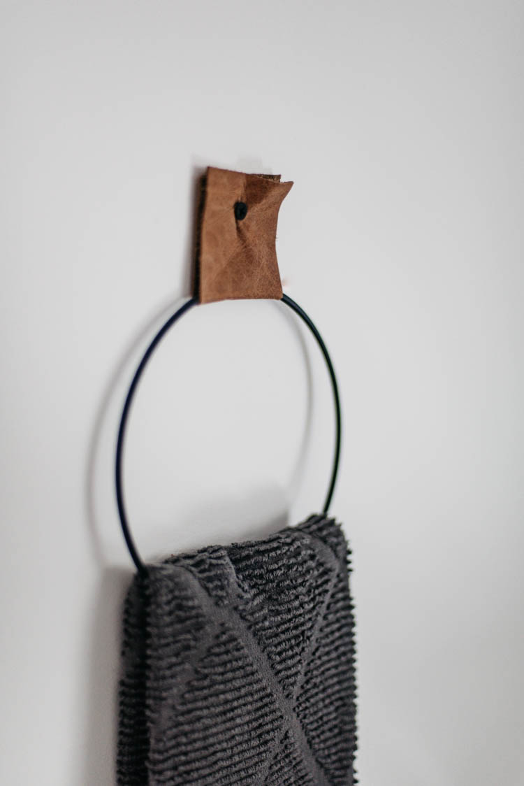 DIY Towel Ring... so modern and lovely!