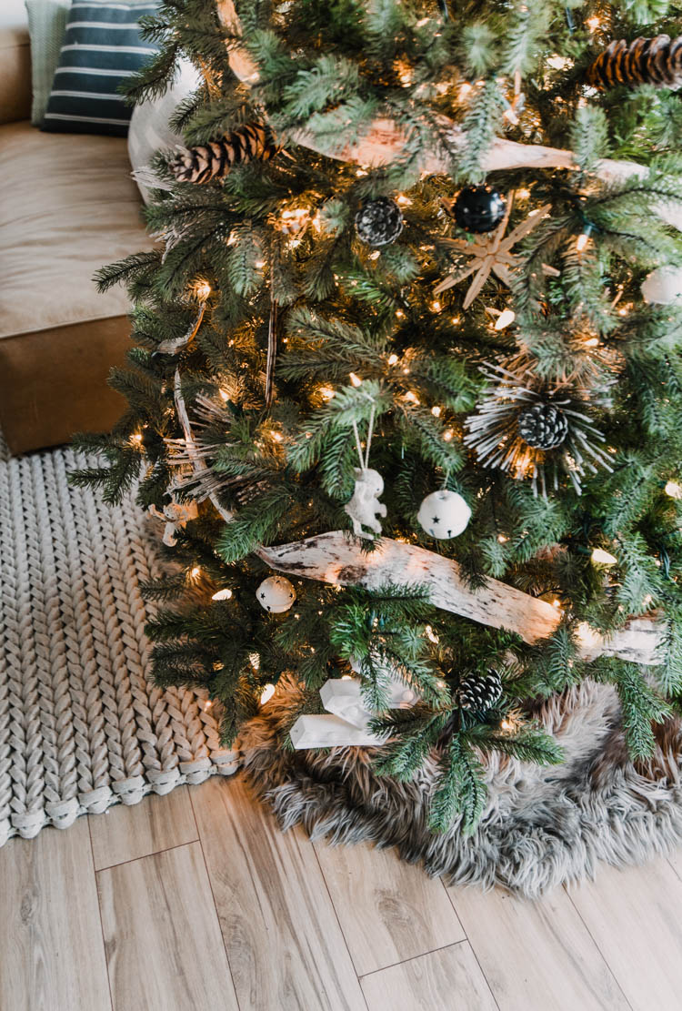 Love the idea of a sheepskin rug instead of a tree skirt