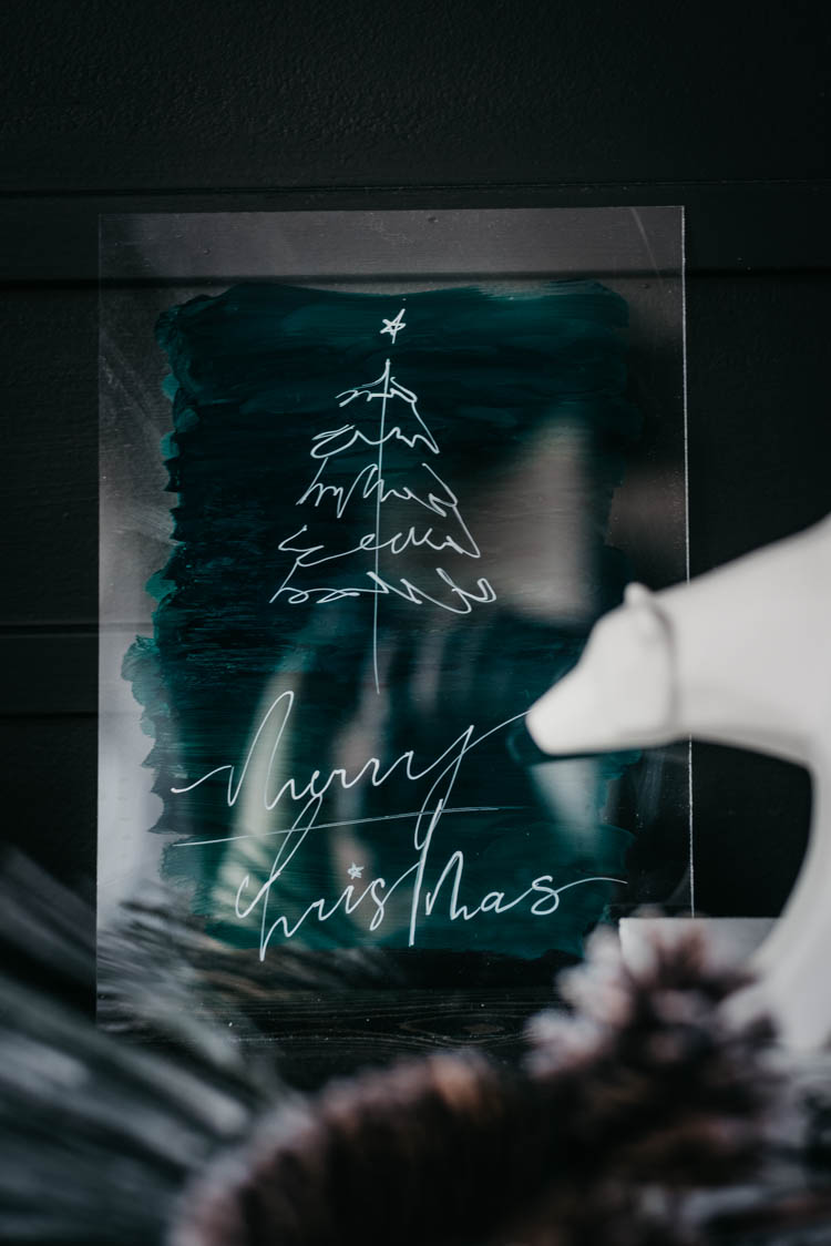 Modern Holiday DIY Acrylic Sign - love this simple line art tree tutorial