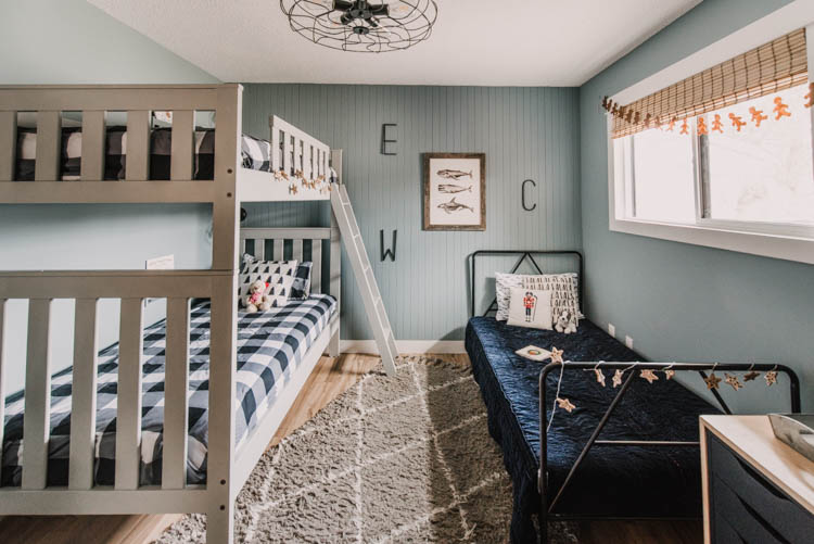 Adding christmas decorations to kids bedrooms- love the subtle touches like the gingerbread garland!