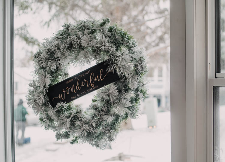 DIY wood wreath sign for christmas