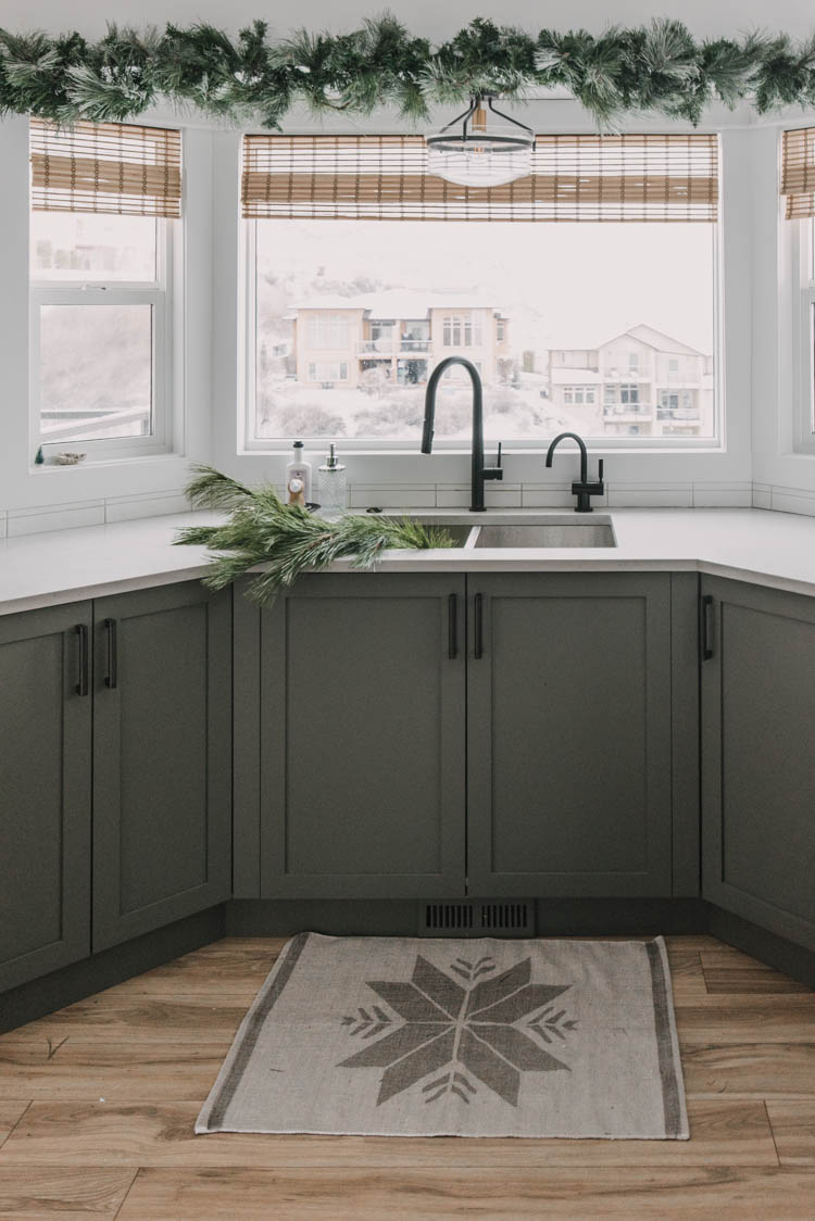 Simple holiday decorating in the kitchen